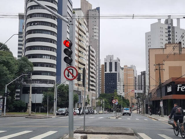 Locação em Agua Verde - Curitiba